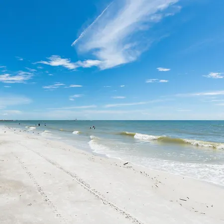 #502 Beach Place Condos - Nightly Rental